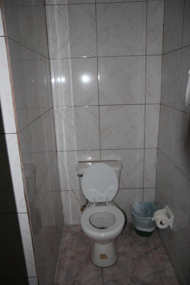 Executive Shaw Park Guest House Очо-Ріос Екстер'єр фото