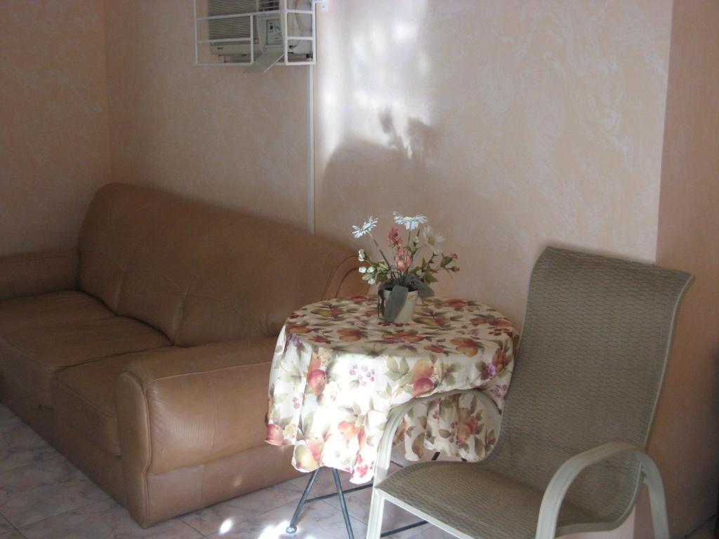 Executive Shaw Park Guest House Очо-Ріос Номер фото